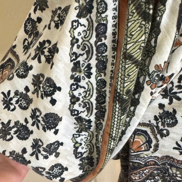 Cato Multicolor Paisley Blouse with Lace Detail - Picture 4 of 6